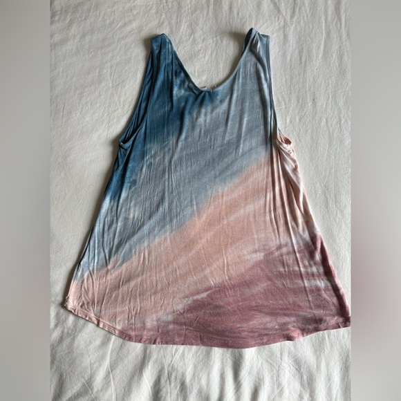 Cable & Gauge Ombre V-Neck Tank Top in Blue, Pink & Mauve - Picture 2 of 3